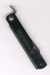 japanisches Higonokami Klappmesser mit schwarzem Griff und Schriftmotiv